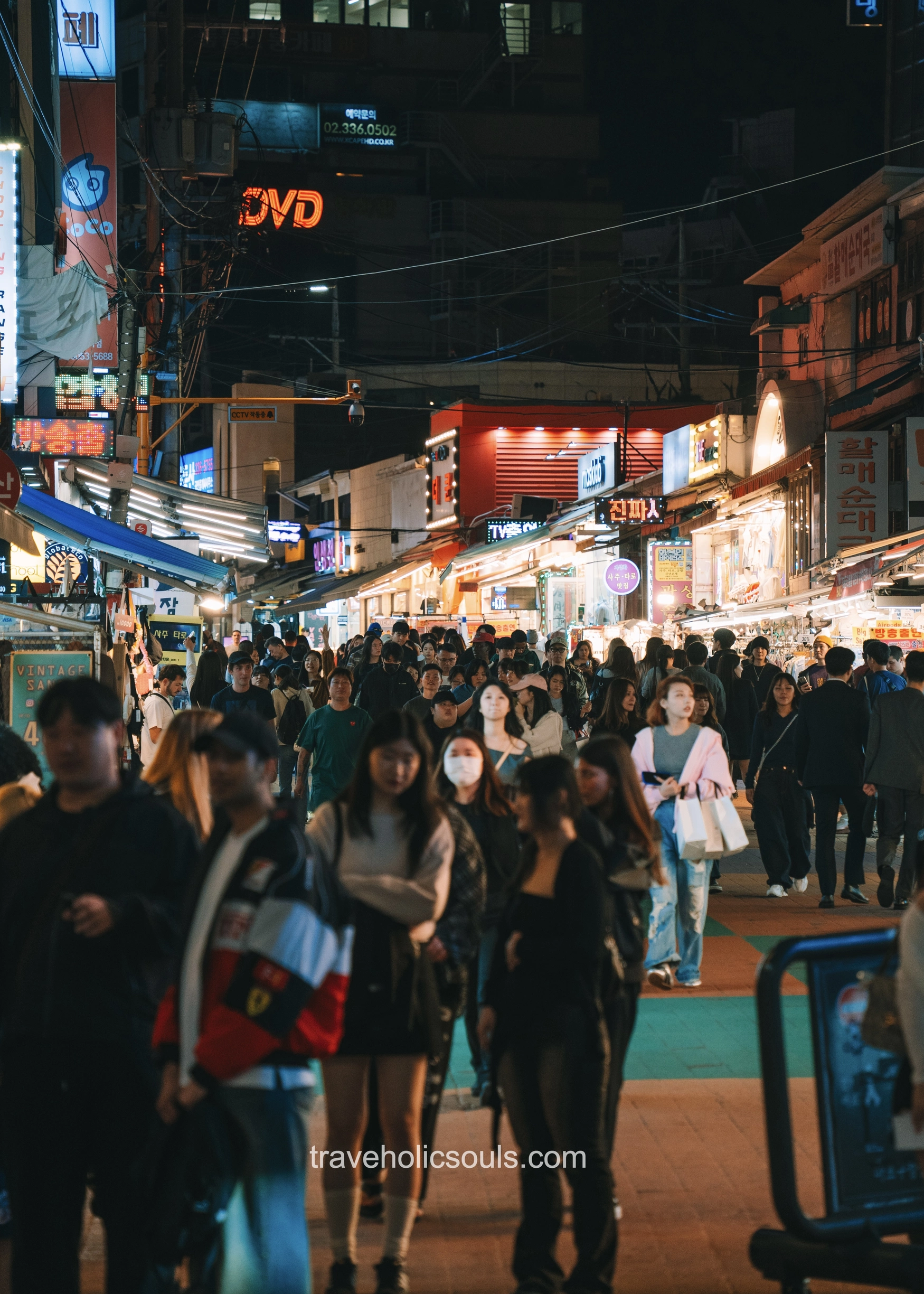 gente in strada seoul